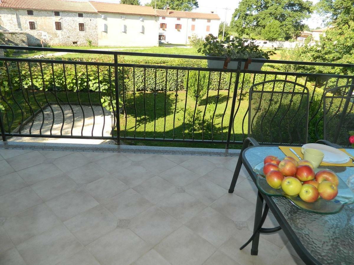 Chiara Apartment Kirmenjak Exterior photo